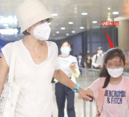 女星黑料女曝吃瓜网站 网红大鹅陈妍染,女星黑料曝光，网红大鹅陈妍染成焦点